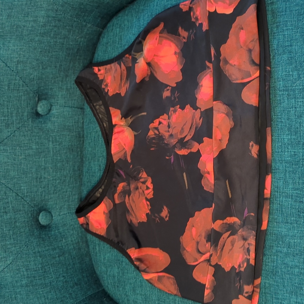 Rose print high neck sport bra